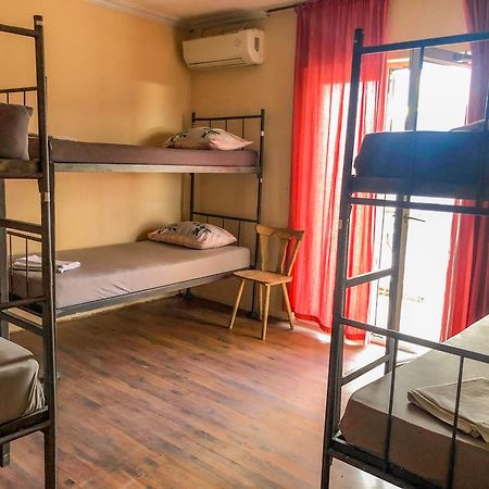 Hostel Anton ติวัต ภายนอก รูปภาพ