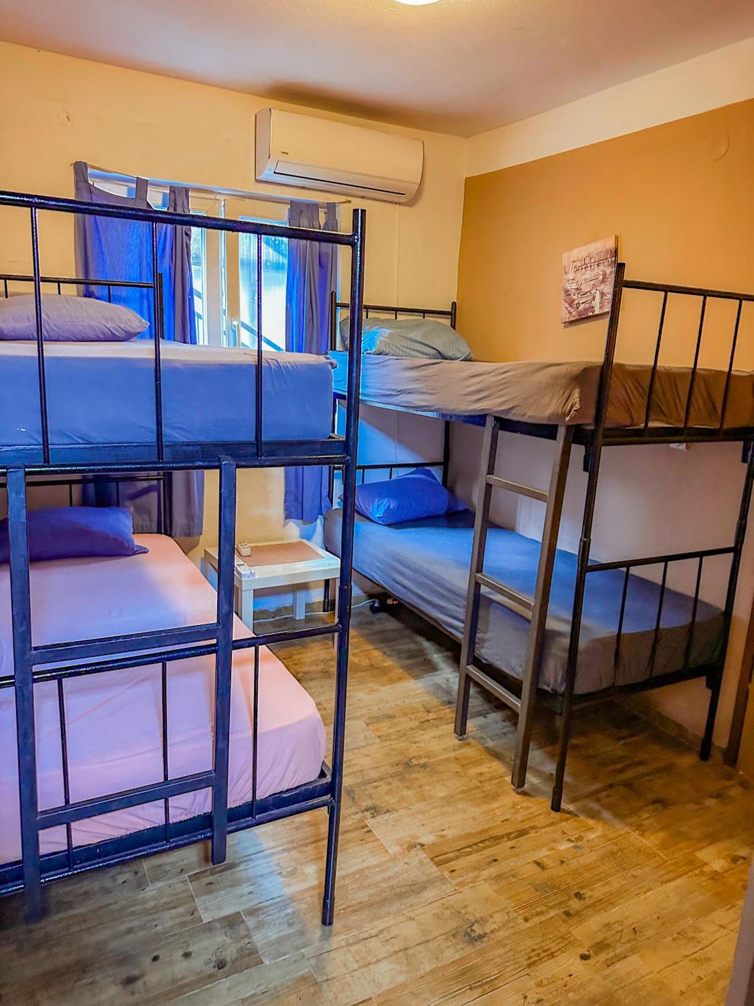 Hostel Anton ติวัต ภายนอก รูปภาพ