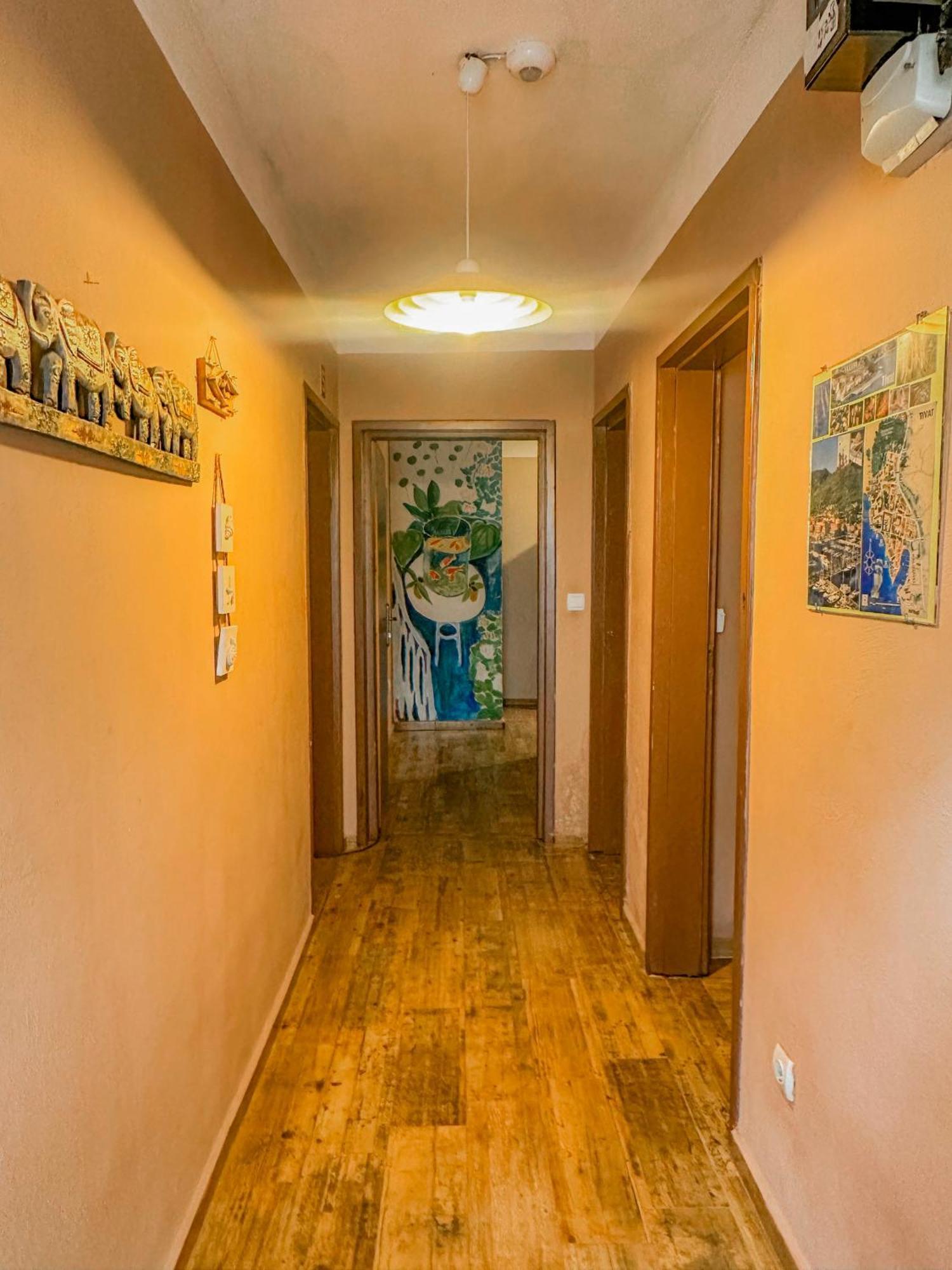 Hostel Anton ติวัต ภายนอก รูปภาพ