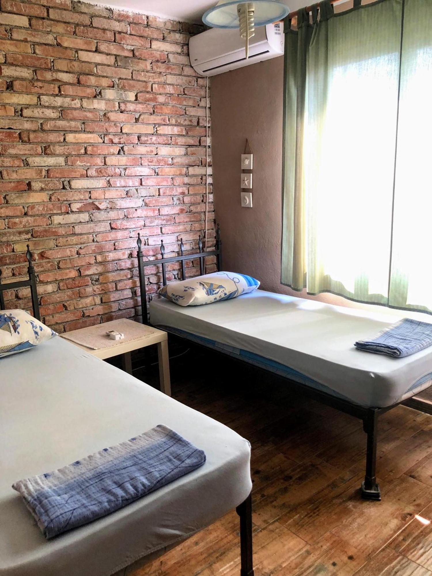 Hostel Anton ติวัต ภายนอก รูปภาพ