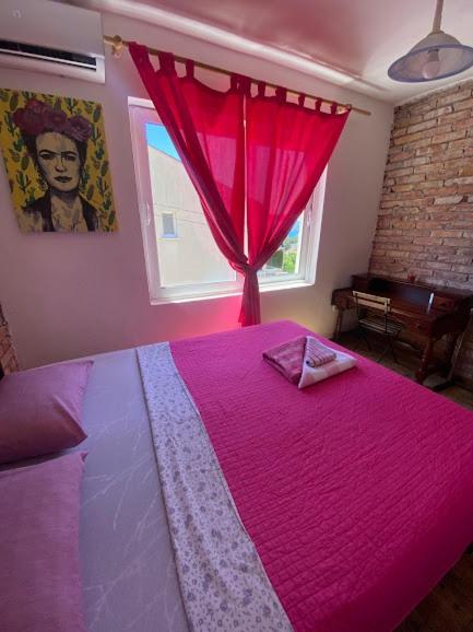 Hostel Anton ติวัต ภายนอก รูปภาพ