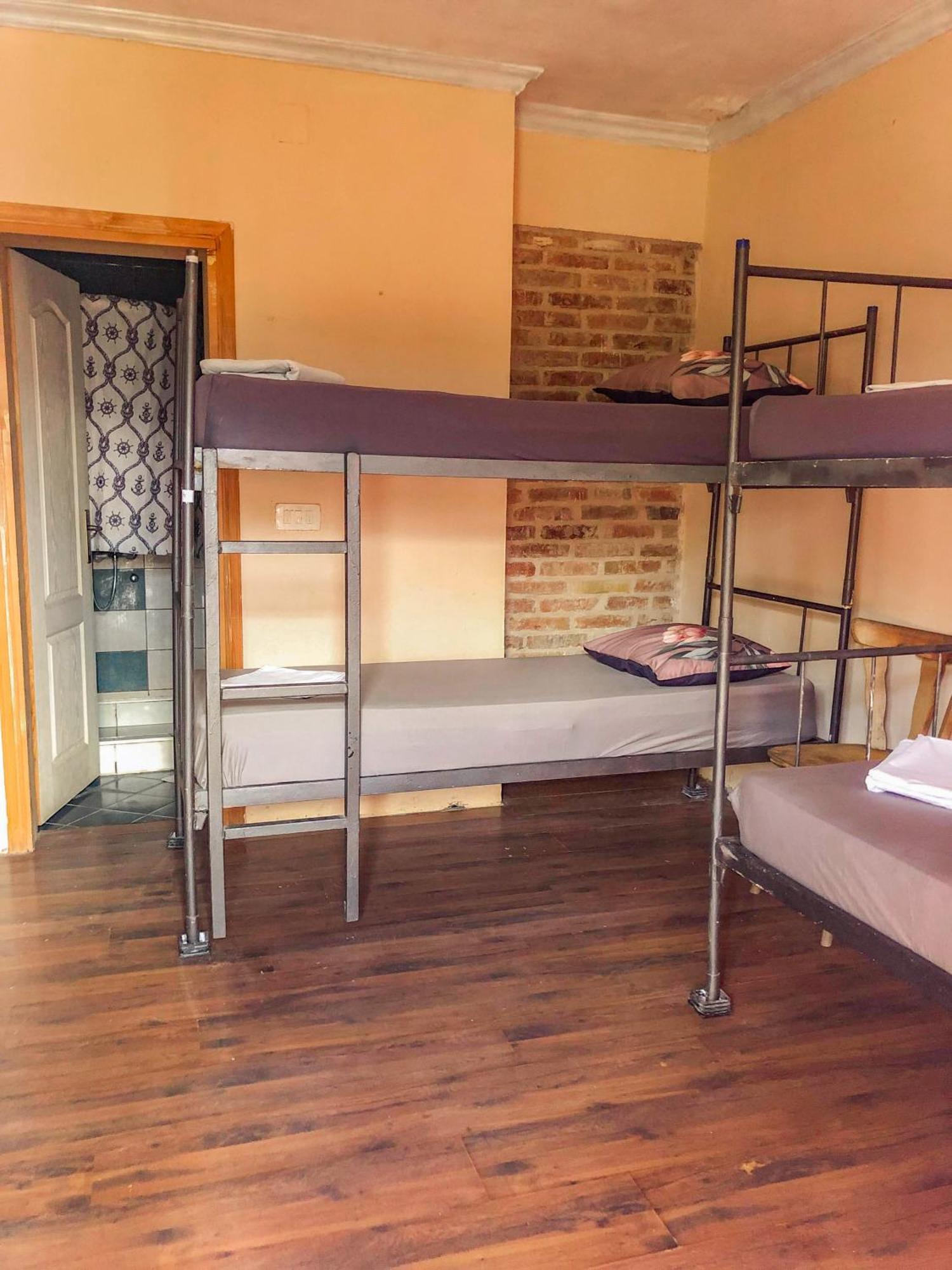 Hostel Anton ติวัต ภายนอก รูปภาพ