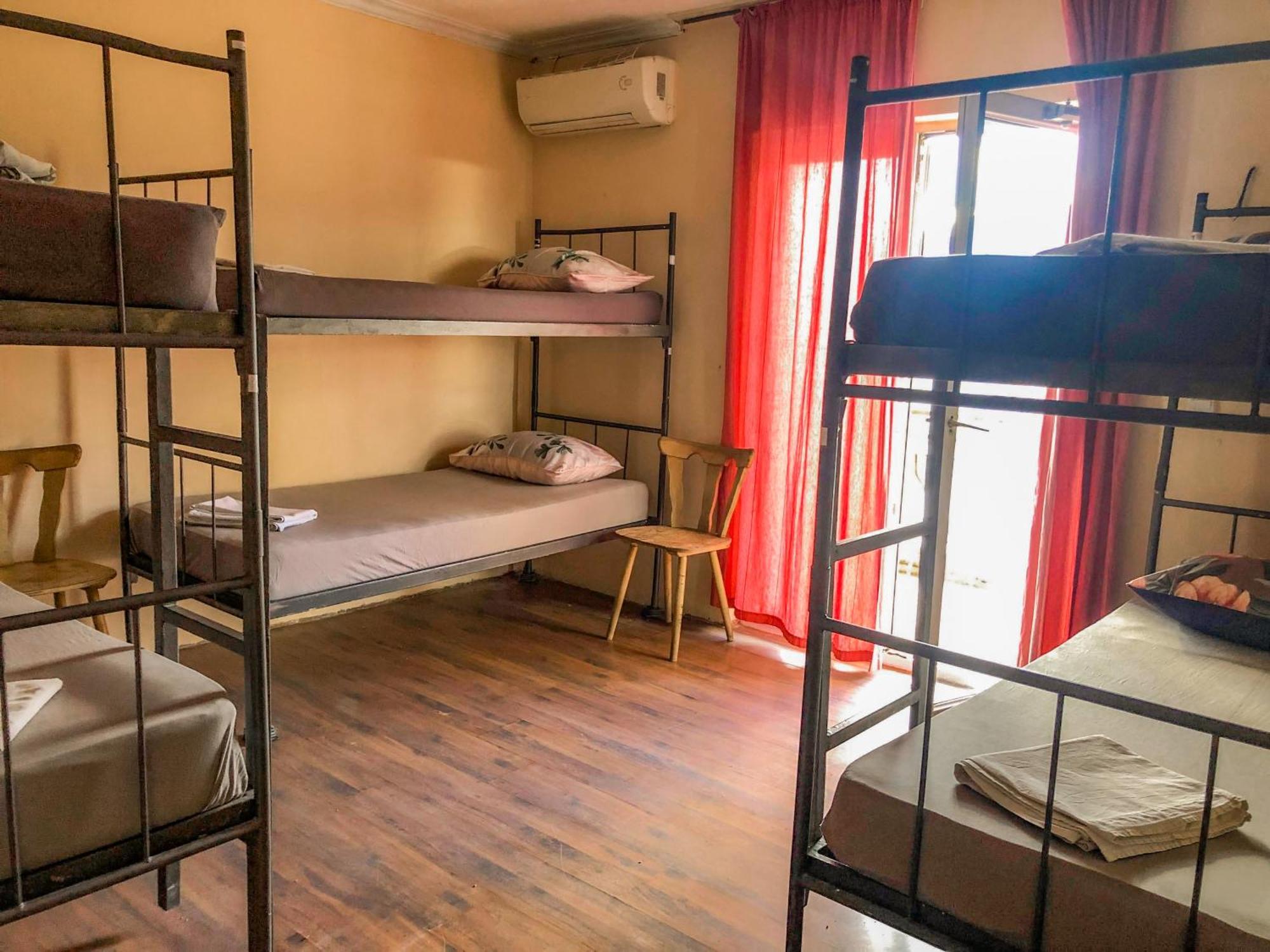 Hostel Anton ติวัต ภายนอก รูปภาพ