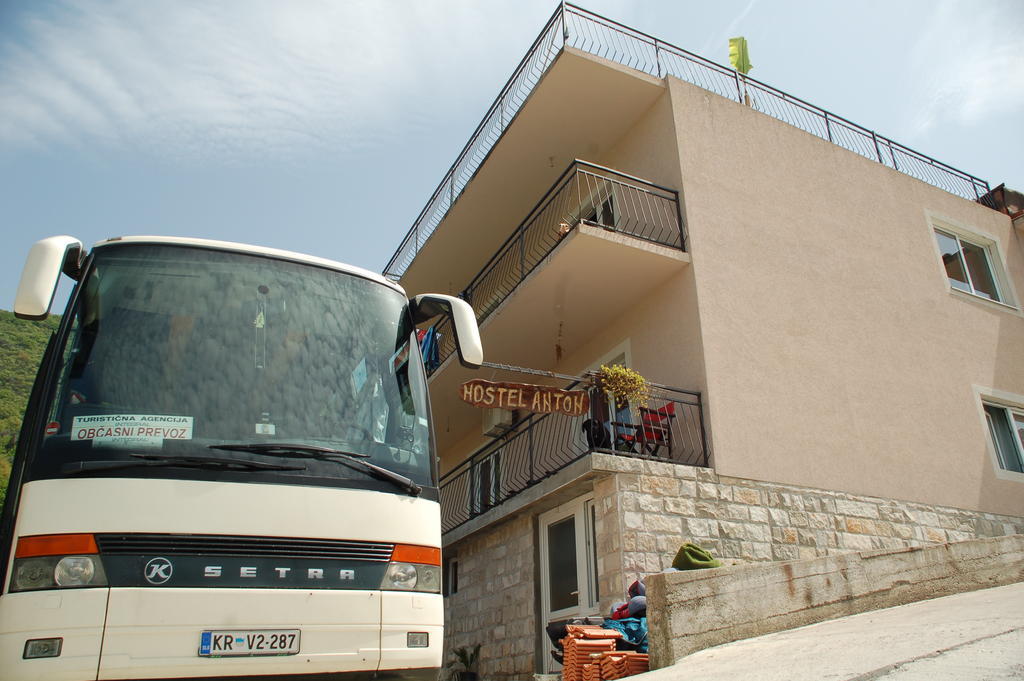 Hostel Anton ติวัต ภายนอก รูปภาพ